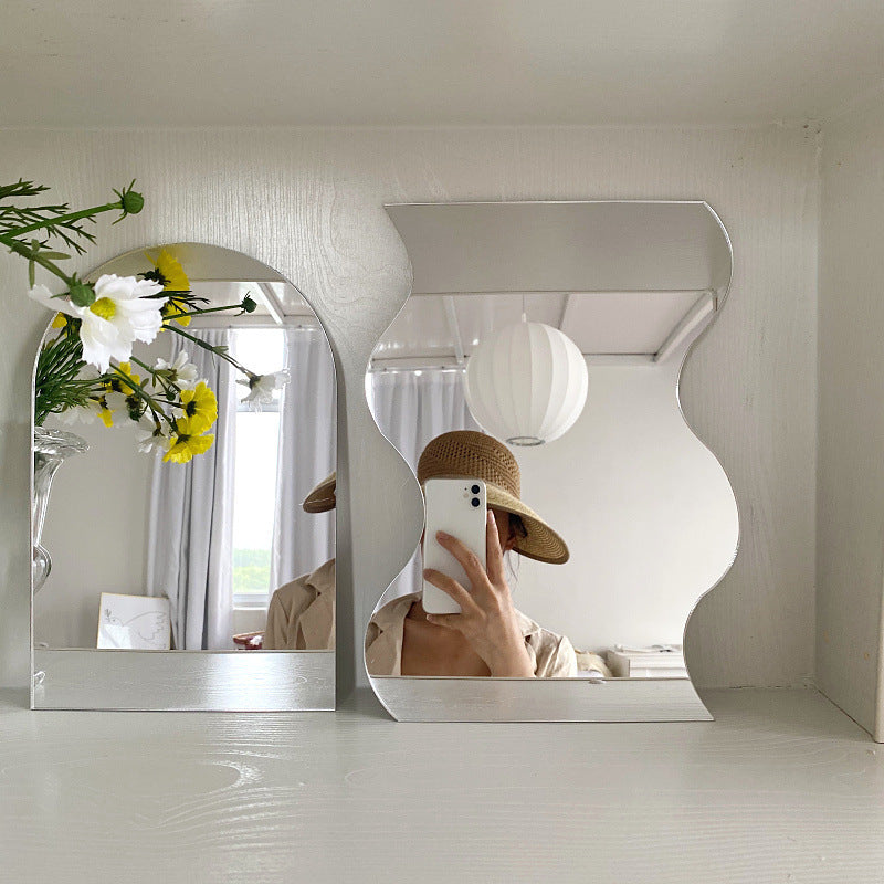 Curved Mirror